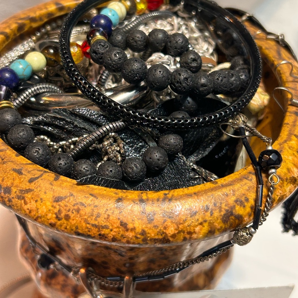 Mystery jewelry jar!!! - Picture 3 of 6